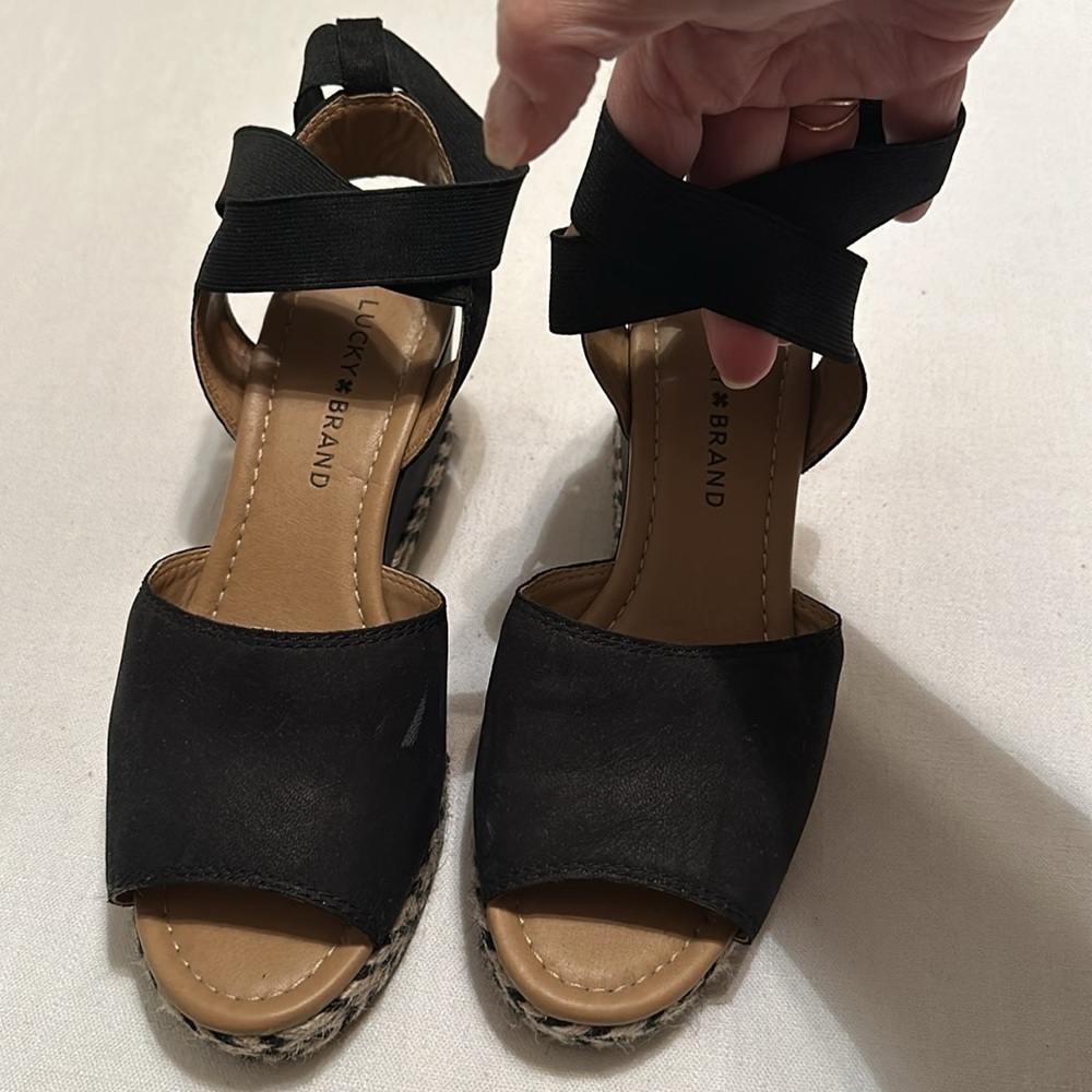 Lucky Brand black strappy sandals!🖤 - Picture 3 of 7